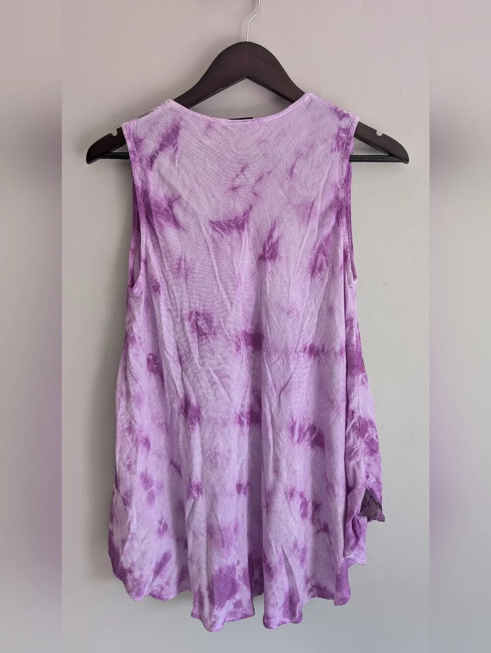 Vintage Pink & Purple Tie Dye Palm Tree Embroidered Flowy Sleeveless Shirt, OS - Picture 3 of 12